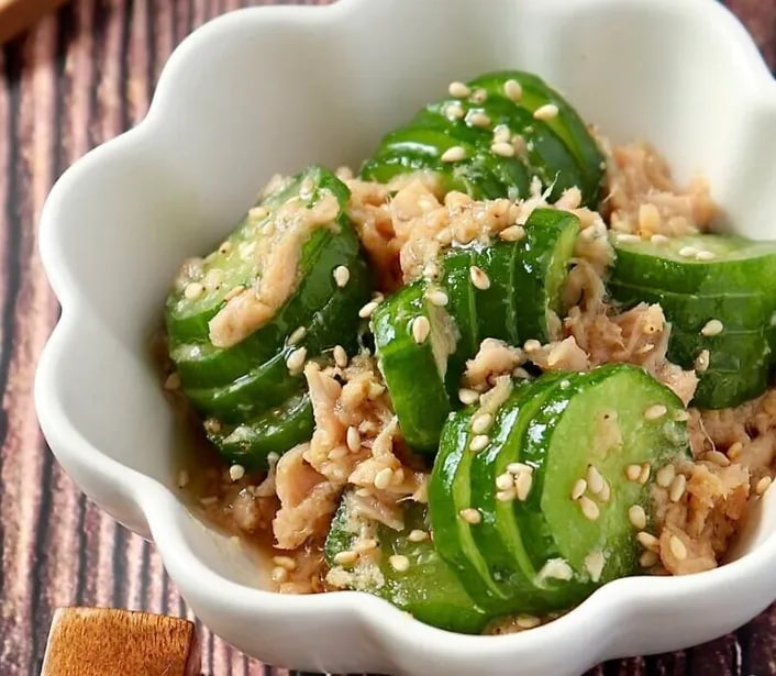 สลัดทูน่ากับแตงกวา ทำง่ายใน 2 ขั้นตอน