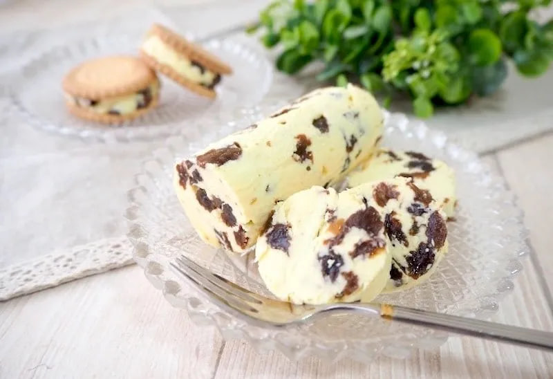 7-11 ญี่ปุ่นแชร์สูตร ‘ไส้คุกกี้ลูกเกดรัม’! ใช้ส่วนผสมเพียง 3 อย่าง ได้แก่ เนย, ลูกเกด และเหล้ารัม