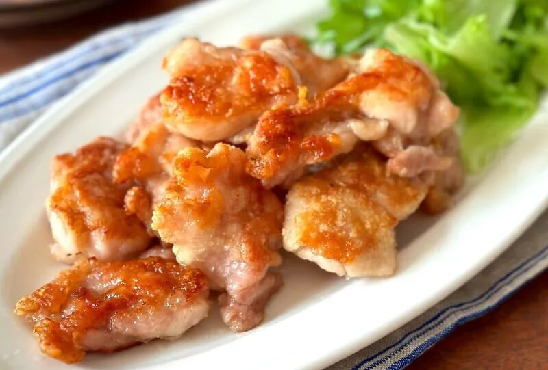 “ไก่ทอดเกลือพริกไทย” (สไตล์ไต้หวัน) กรอบอร่อย! สูตรทำง่ายๆ เพียงแค่ใช้กระทะทอด